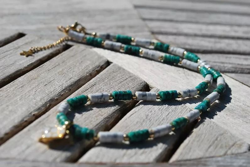 Collier Jaspe et Howlite