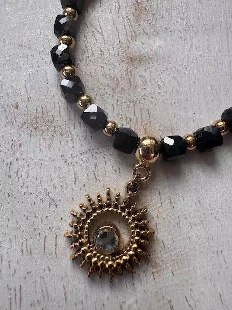 Collier en spinelle