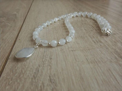 Collier en pierre de lune